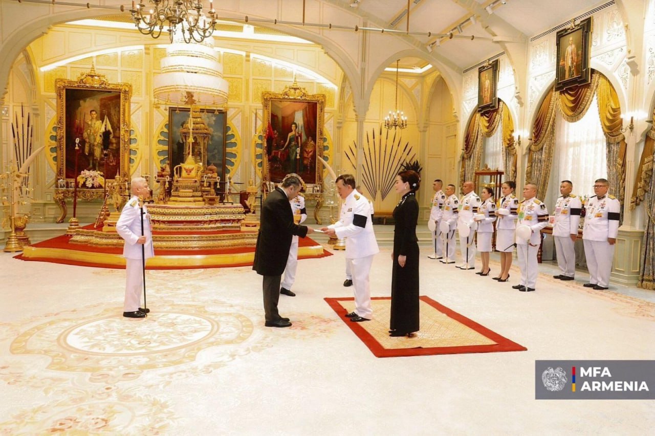 Посол Армении вручил верительные грамоты королю Таиланда
