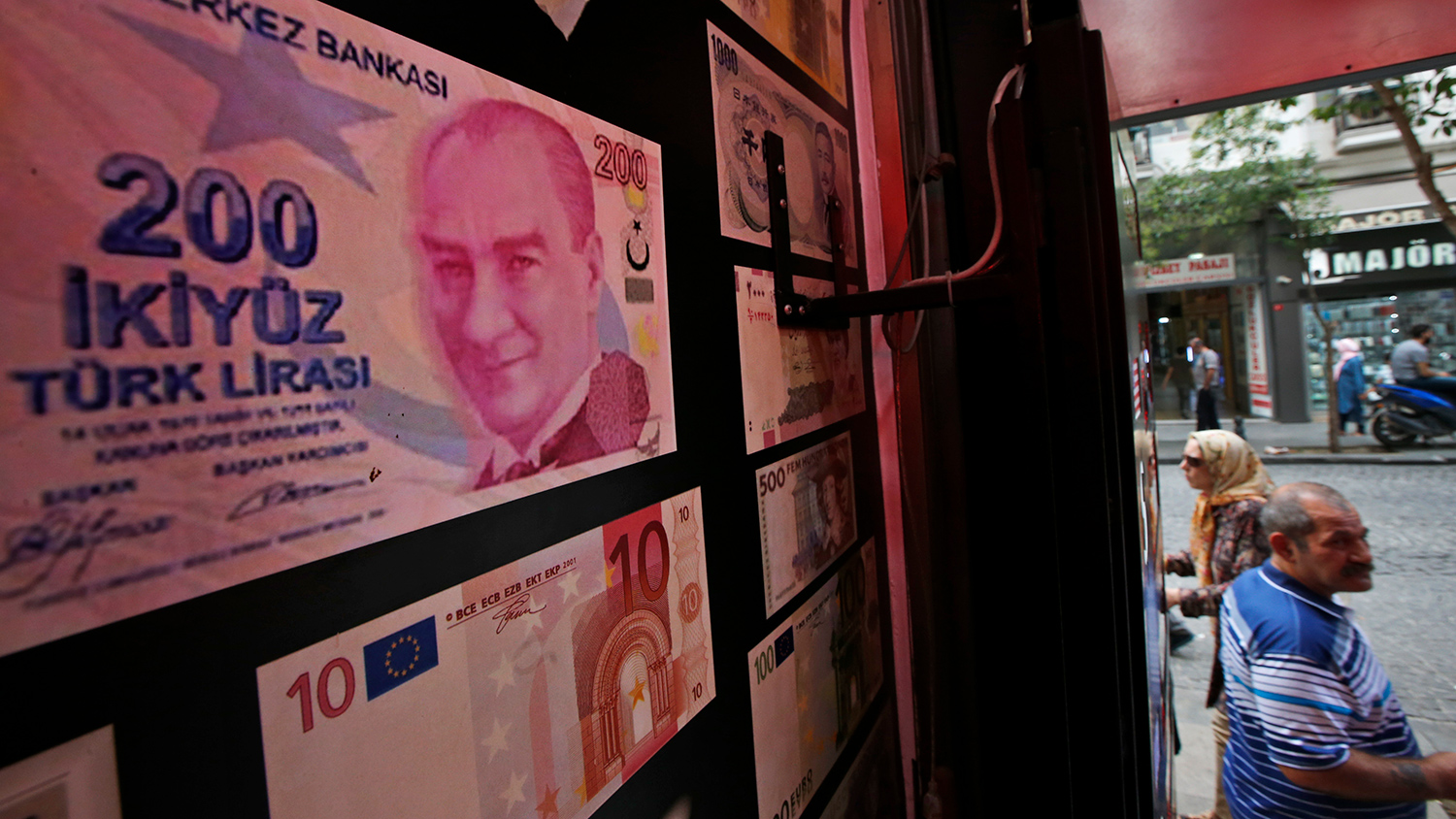 Թուրքական լիրան դոլարի նկատմամբ ռեկորդային նվազագույն ցուցանիշ է գրանցել