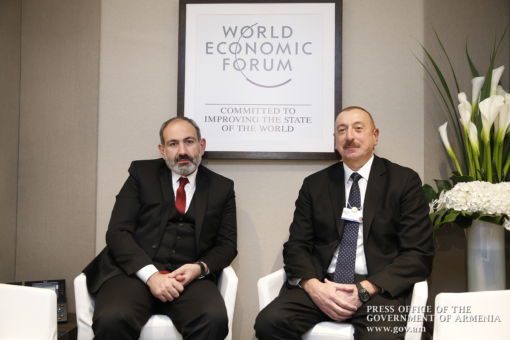 Встреча продлилась около 1,5 часов: Пашинян и Алиев обменялись мнениями по Карабаху