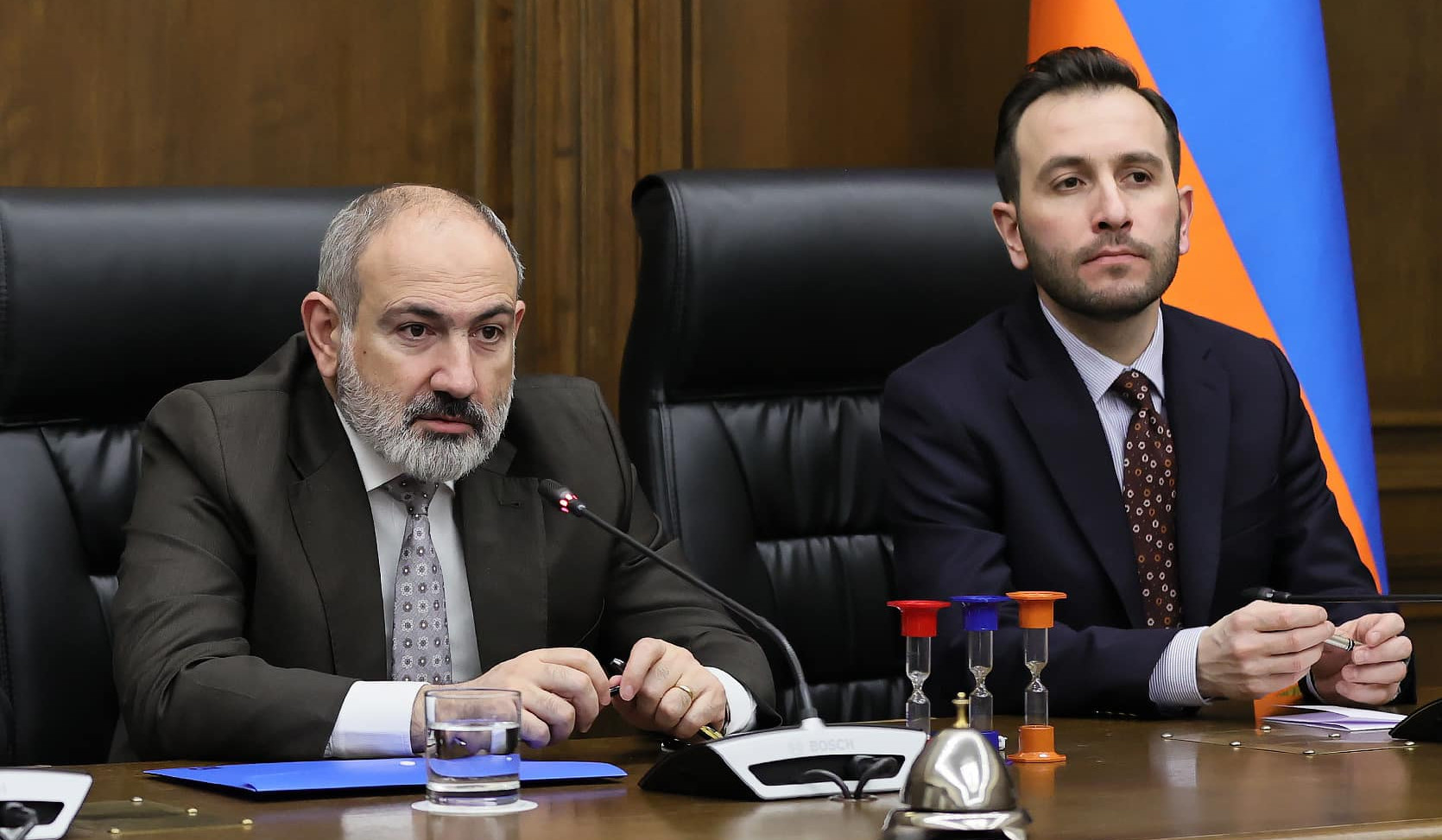 Никол Пашинян обсудил с членами фракции 