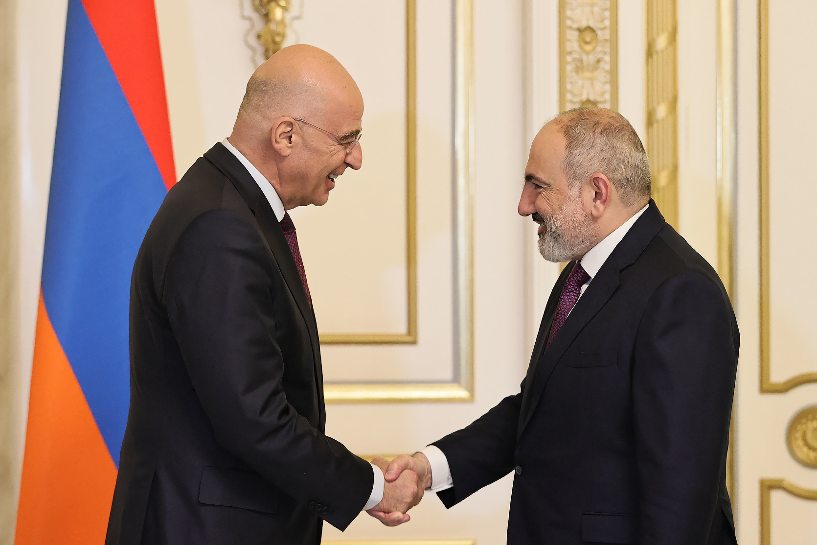 Греция видит себя страной, которая будет помогать Армении: Дендиас - Пашиняну