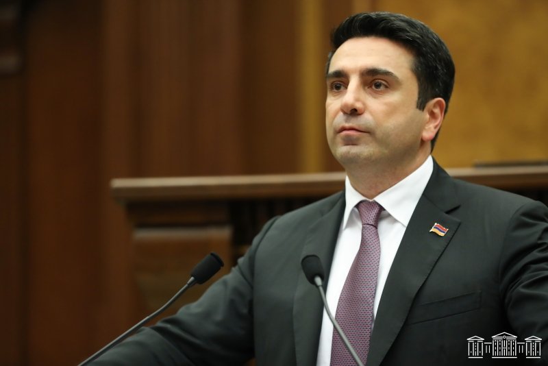 Спикер парламента Армении отправится в Берлин