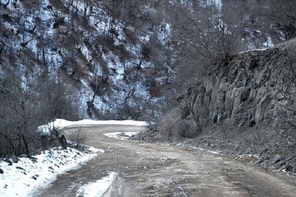 Լարսը փակ է միայն բեռնատարների համար