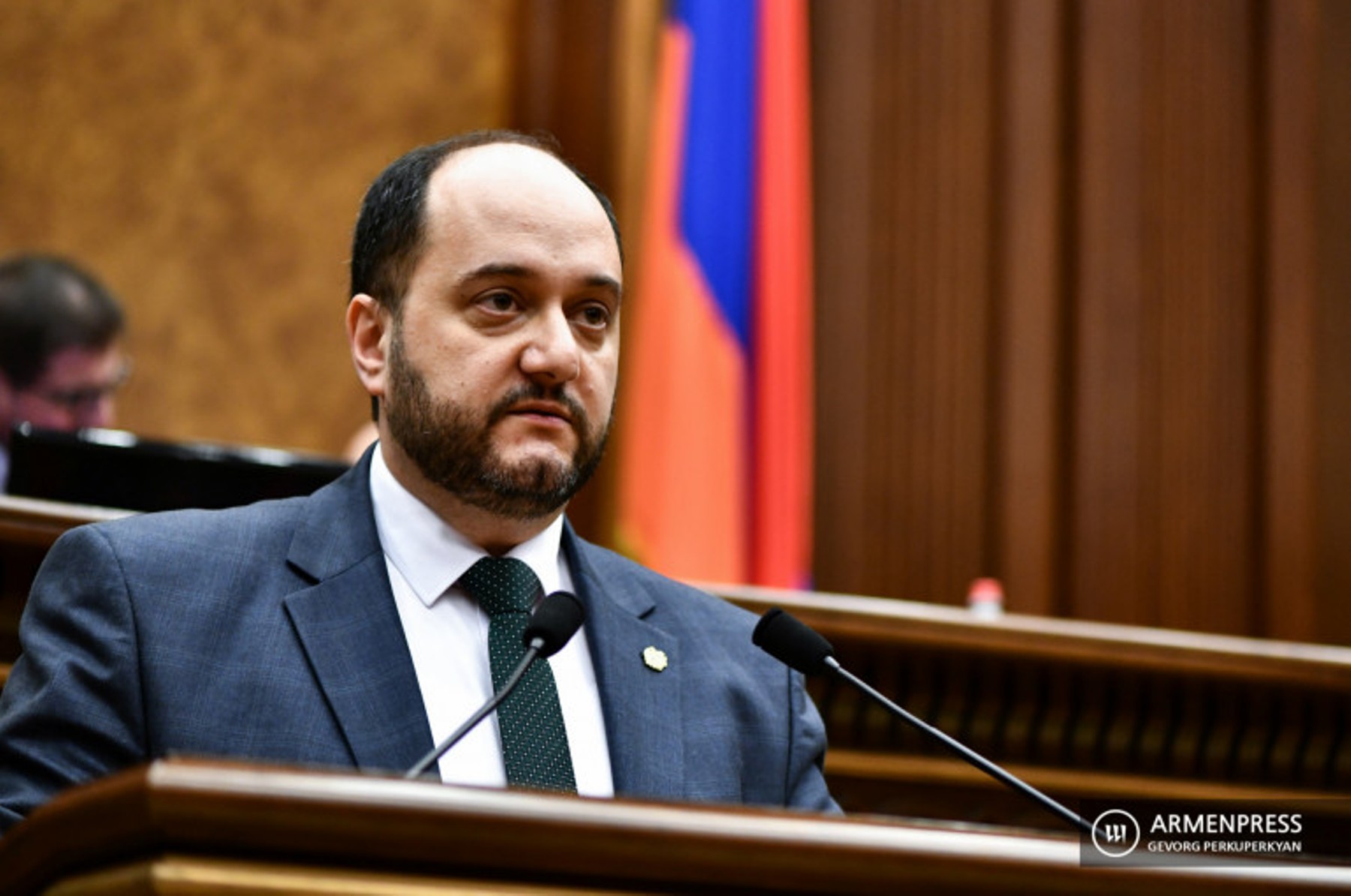 Парламентское большинство отклонило требование об отставке Араика Арутюняна
