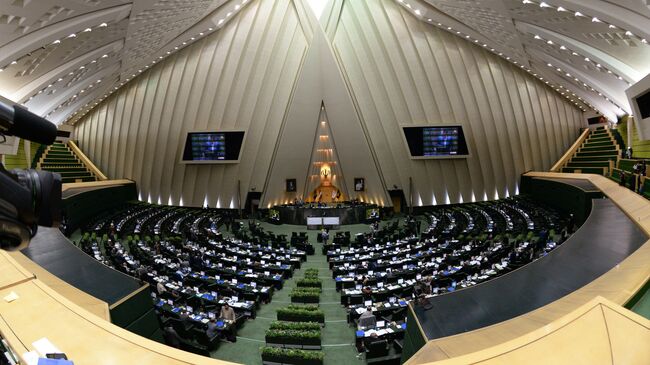 Иранский парламент: т.н. 