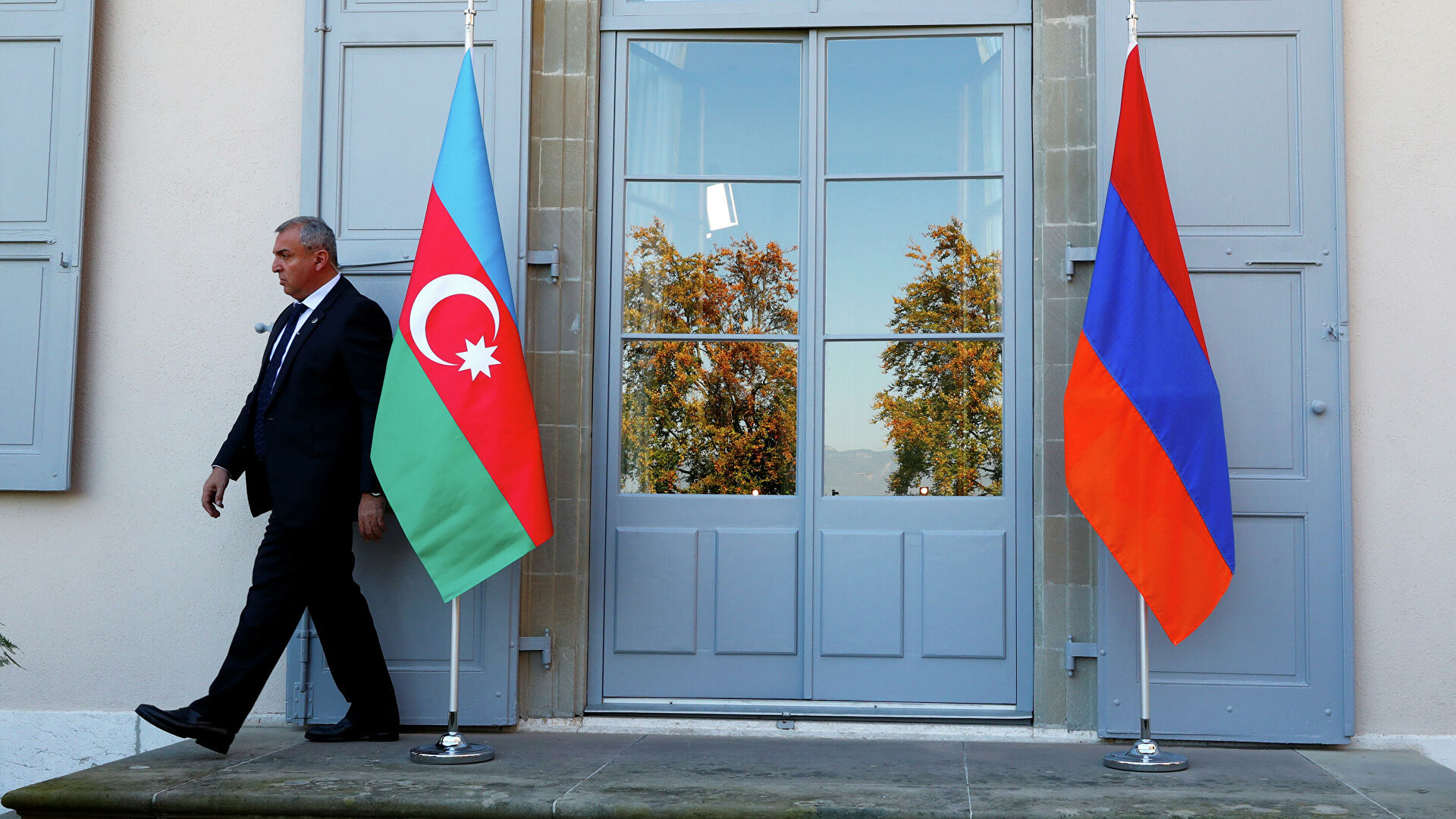 Глава МИД Франции обсудил с коллегами из РФ и ФРГ отношения Баку и Еревана