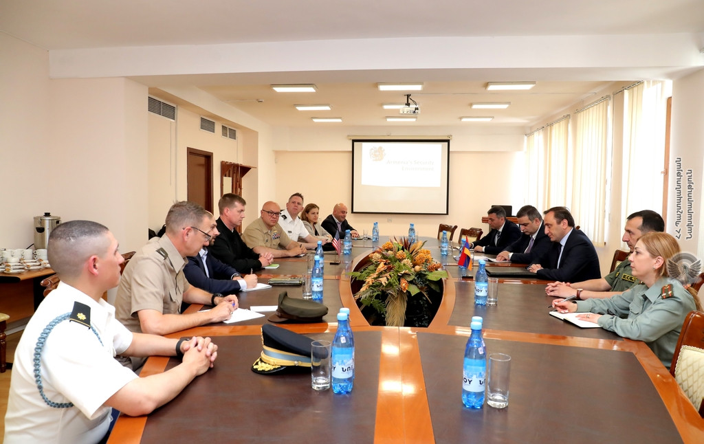 В МО обсудили вопросы армяно-американского сотрудничества в сфере обороны