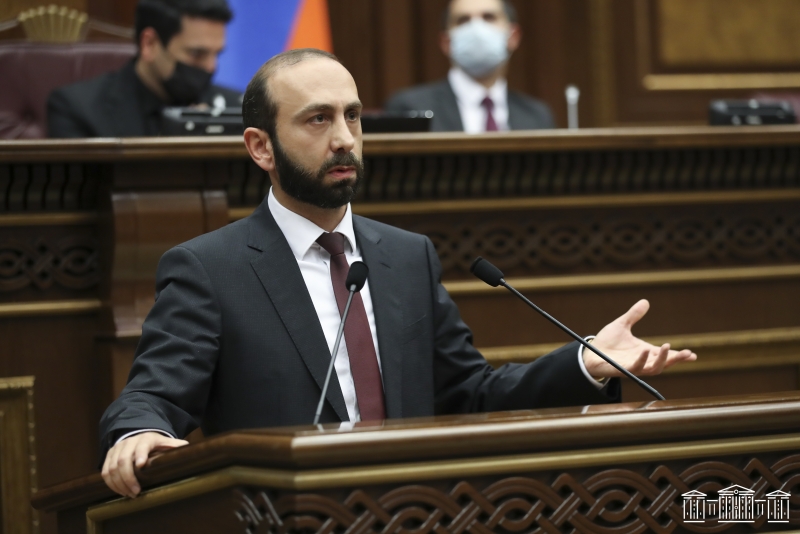Арарат Мирзоян представил логику переданных Баку новых предложений Еревана
