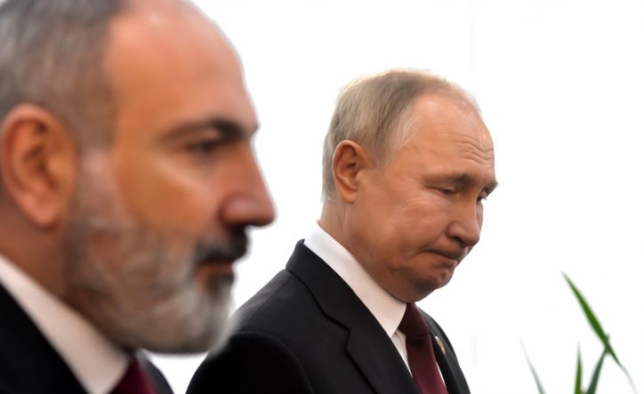 Москва ожидает согласования сроков телефонного разговора Путина и Пашиняна - Песков