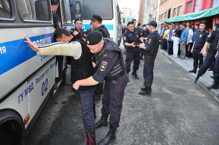 Полиция Москвы задержала еще девятерых участников столкновений армян с азербайджанцами