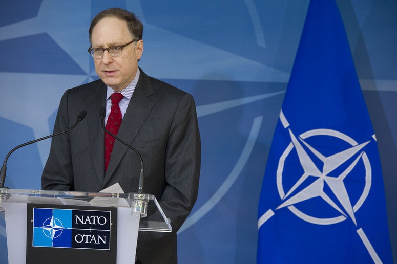 Бывший замгенсека НАТО Вершбоу опроверг информацию о назначении послом США в Грузии