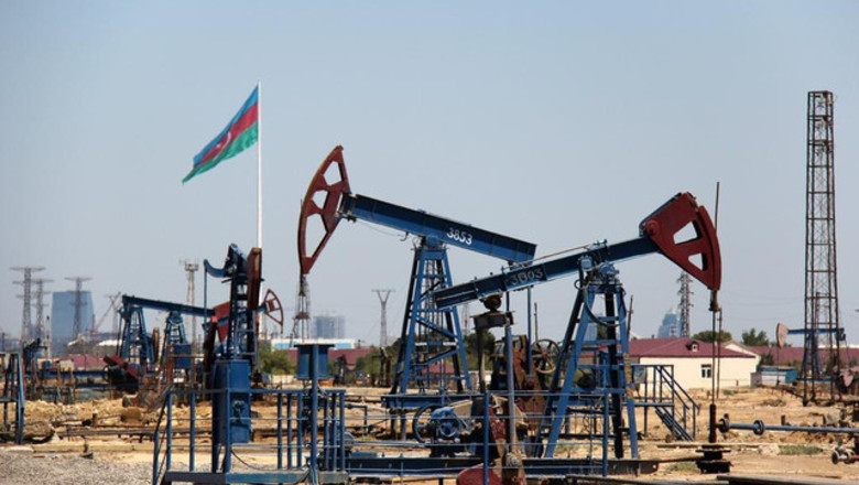 Азербайджан сократил экспорт нефти и добычу товарного газа