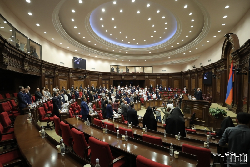 Парламентская оппозиция требует вызвать в Национальное Собрание генпрокурора