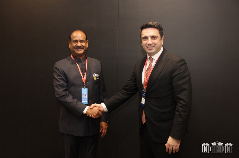 Ալեն Սիմոնյանը Բահրեյնում հանդիպել է Հնդկաստանի խորհրդարանի նախագահին