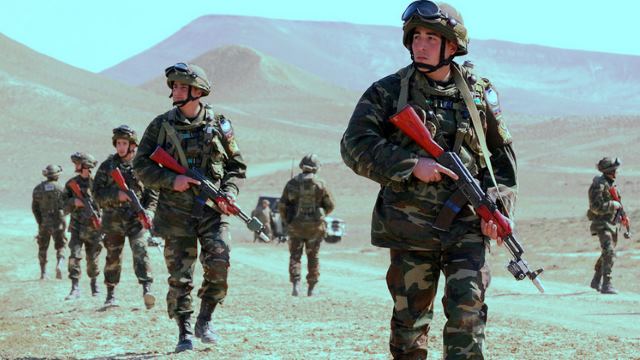 Ракетные и артиллерийские подразделения азербайджанской армии провели боевые стрельбы