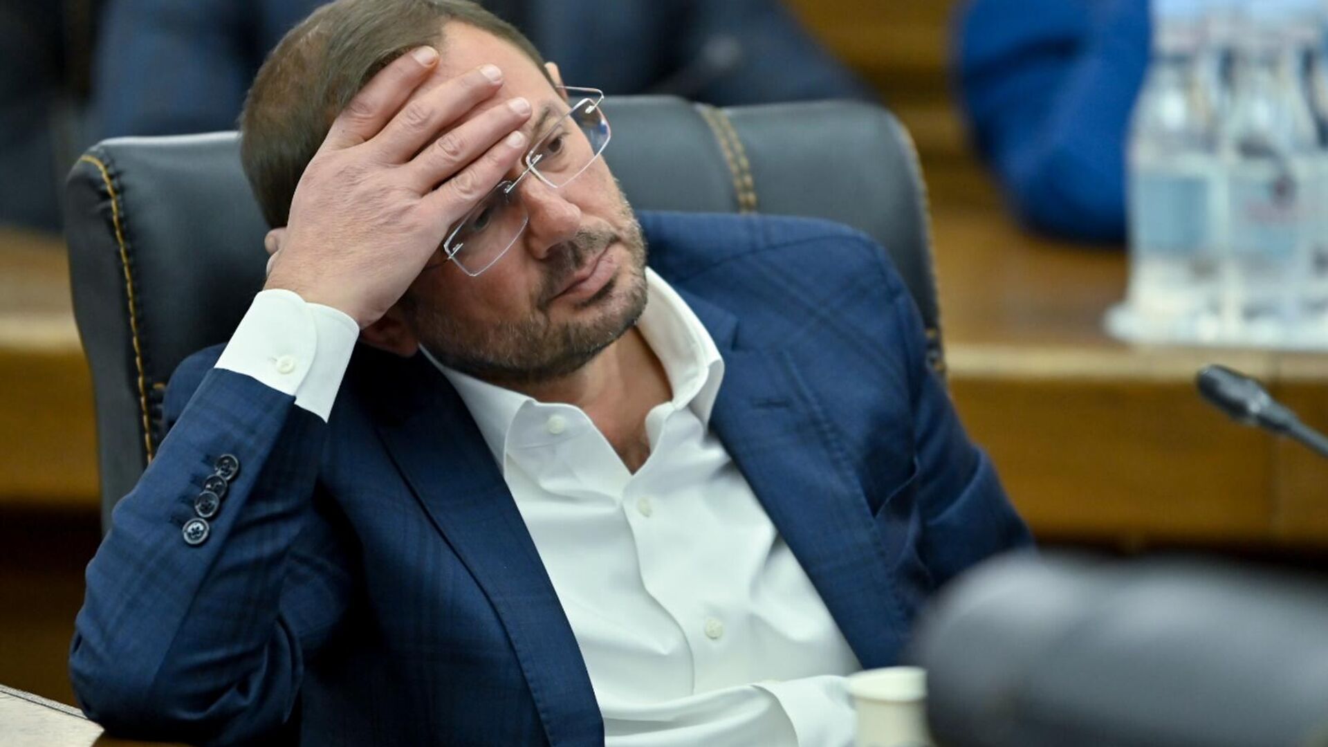 Репрессии в прямом эфире: у Манукяна изъяли телефон, сына увели, АРФД под ударом