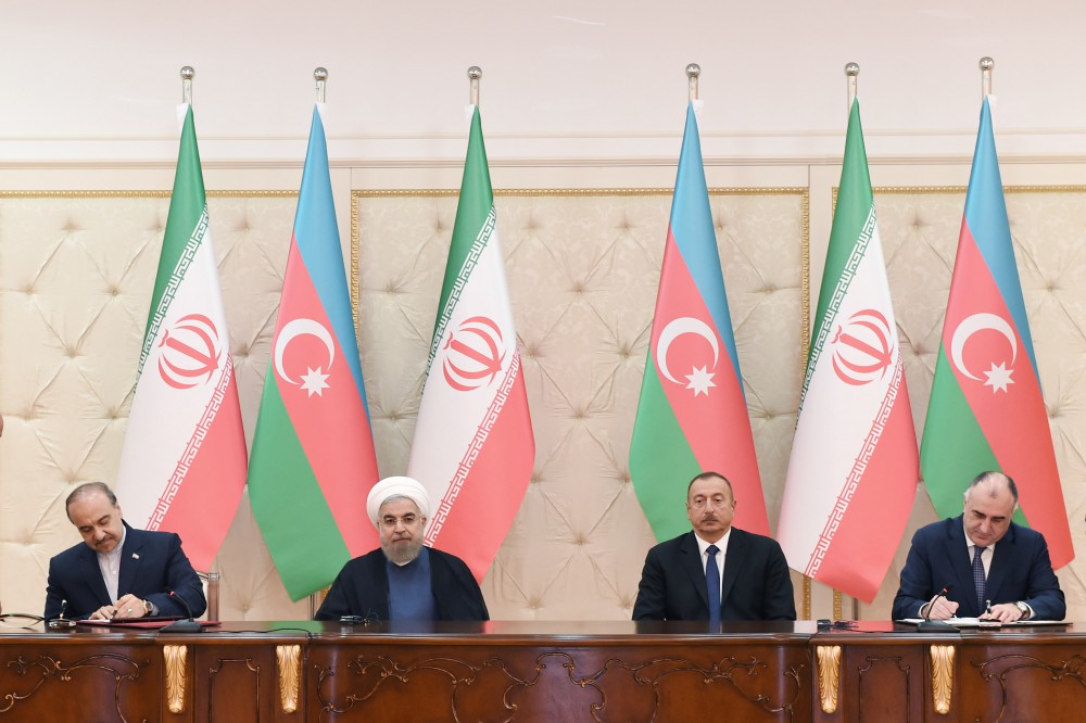 Роухани и Алиев в Баку обсудили транспортный коридор «Север-Юг»