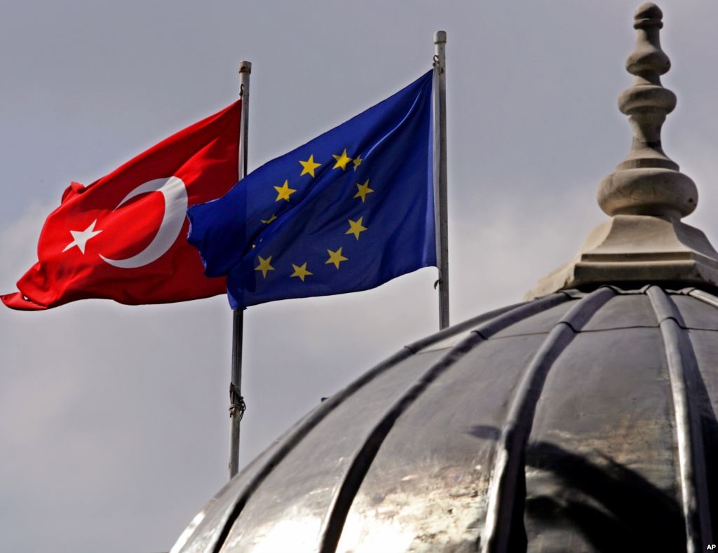 МИД Франции: ЕС подготовил санкции на случай агрессивной линии поведения Турции