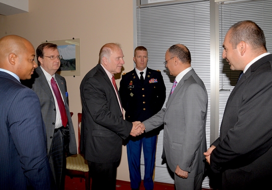 Министр обороны Армении и американский конгрессмен обсудили сотрудничество