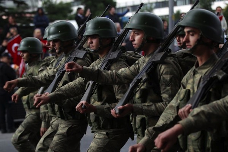 Эксперты: Цель турецкой армии в Сирии - курды