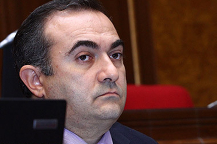 Депутат: Необходимость отставки правительства назрела после апрельской войны и июльских событий
