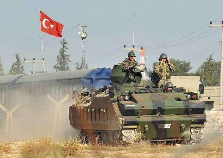 Эксперт: Турция закроет коридор между курдскими кантонами