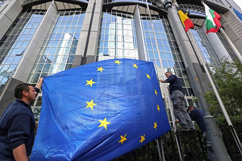 Еврокомиссар: Евросоюз вступил в глубочайшую рецессию в своей истории