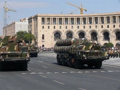Երևանում ընթանում է ՀՀ Անկախության 25-ամյակին նվիրված ռազմական շքերթը (ուղիղ եթեր)