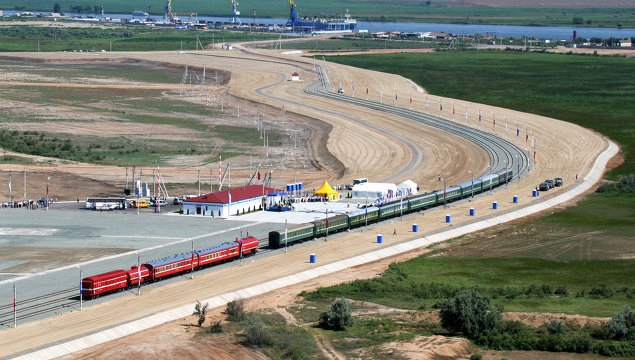 Азербайджан и Казахстан создают транспортно-энергетический коридор