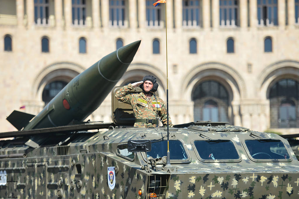 Военный парад в Ереване: оружие, стратегия, политика