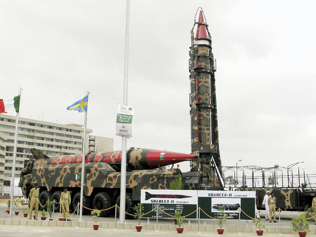 Военный эксперт: Баку может закупить баллистические ракеты у Израиля или Пакистана