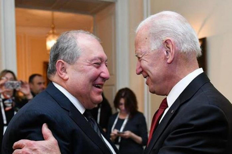 Президент Армении провел кратковременную встречу с Джо Байденом (видео)