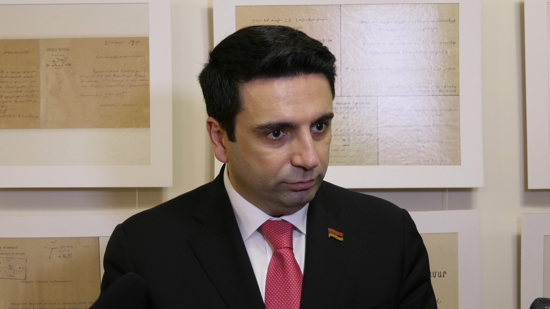 Симонян переговоры. Вице-председатель парламента Армении..