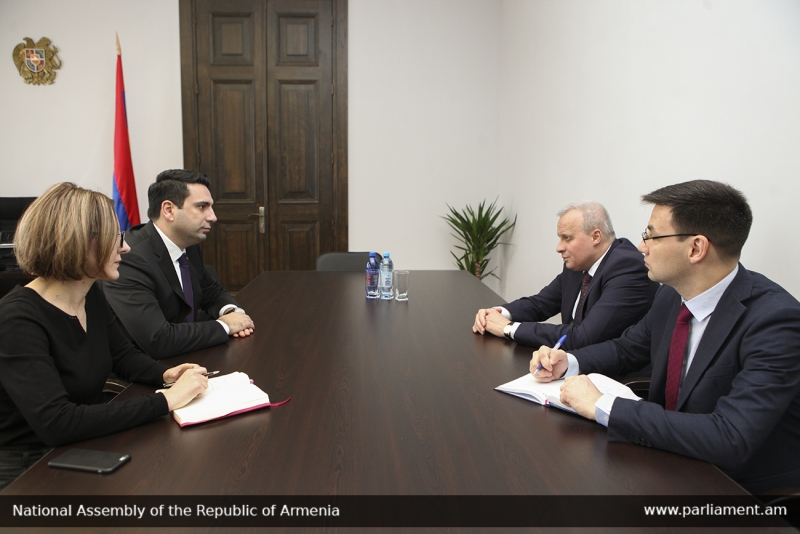 Вице-спикер выразил обеспокоенность послу РФ в связи с антиармянским мероприятием в Баку