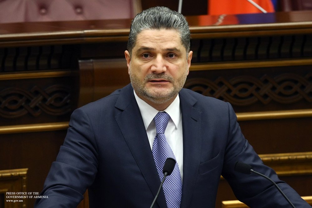 Обзор СМИ: Экс-премьер Армении вернется в политику 
