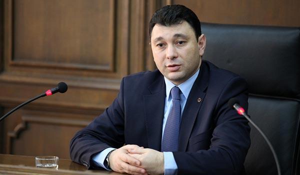 Новая программа правительства Армении будет действовать до парламентских выборов 2017 г.