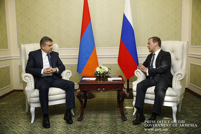 Премьер-министры Армении и России обсудили двусторонние отношения