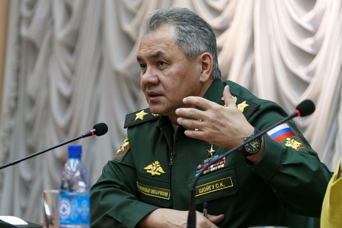 Шойгу: армия Россия полностью привита от коронавируса