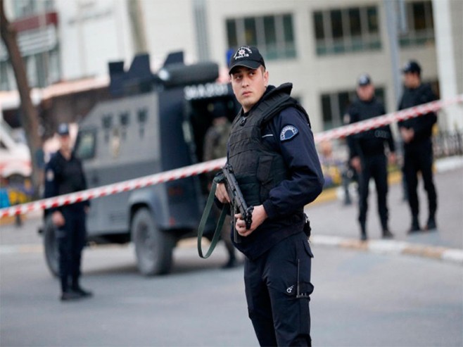Нападение на здание партии Эрдогана: есть пострадавшие 