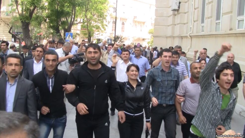 Оппозиция в Азербайджане предрекает социальный бунт 
