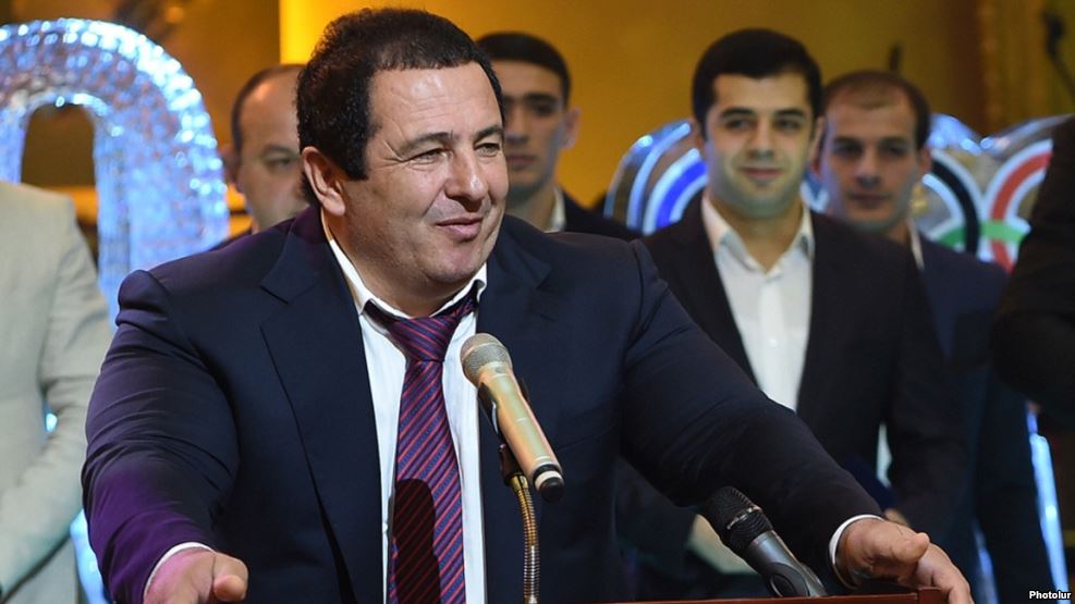 Пресса: Олигарх Гагик Царукян начал наступление на премьер-министра Армении