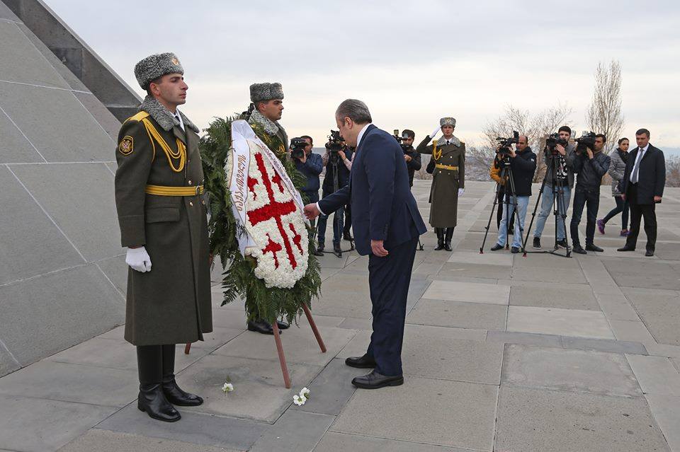 Георгий Квирикашвили почтил память жертв геноцида армян в Османской империи
