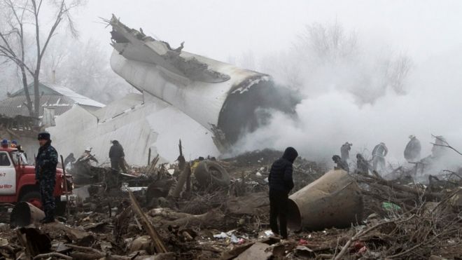 На дачи под Бишкеком упал турецкий самолет: есть жертвы и раненные
