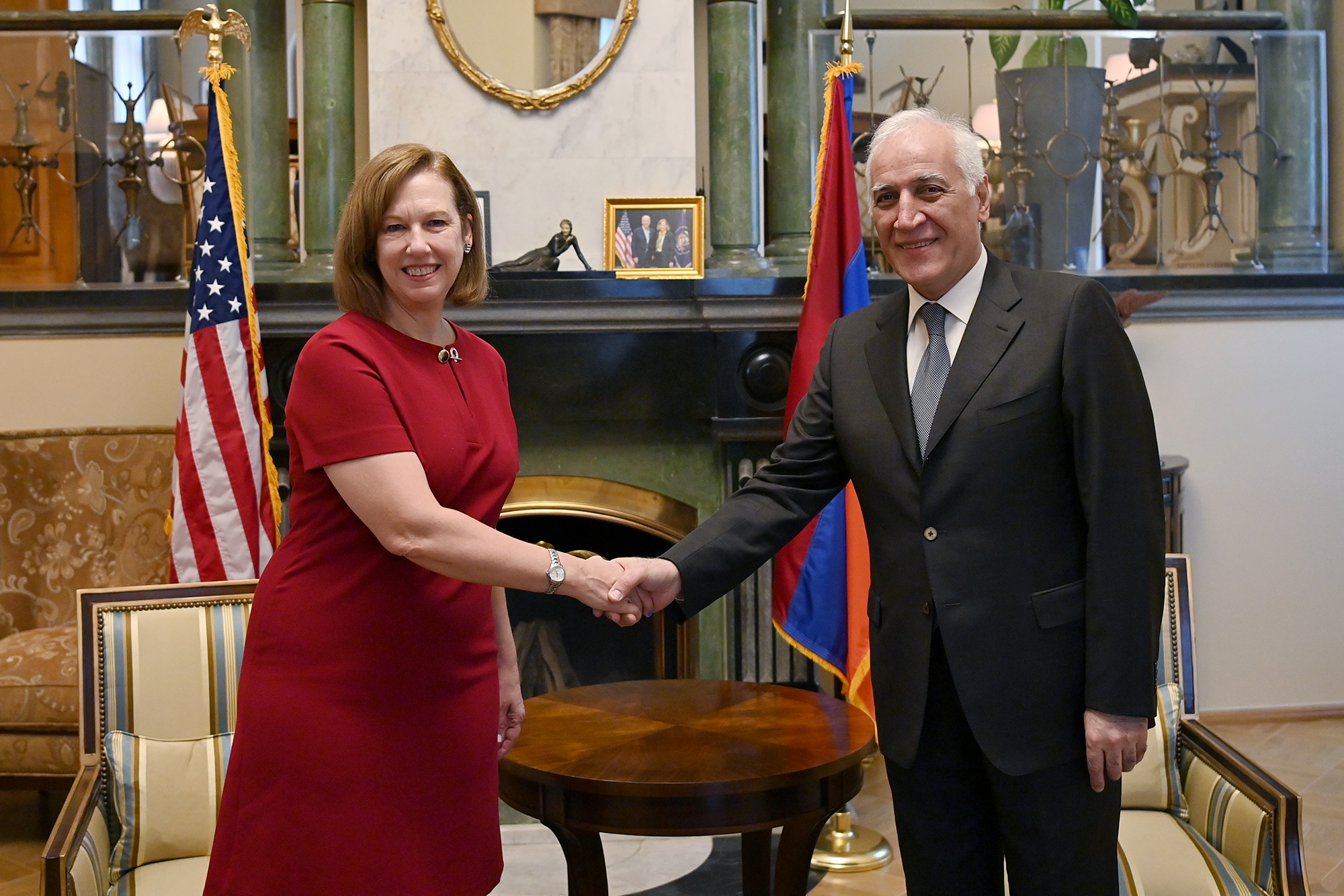Президент Армении поздравил посла США с Днём независимости 