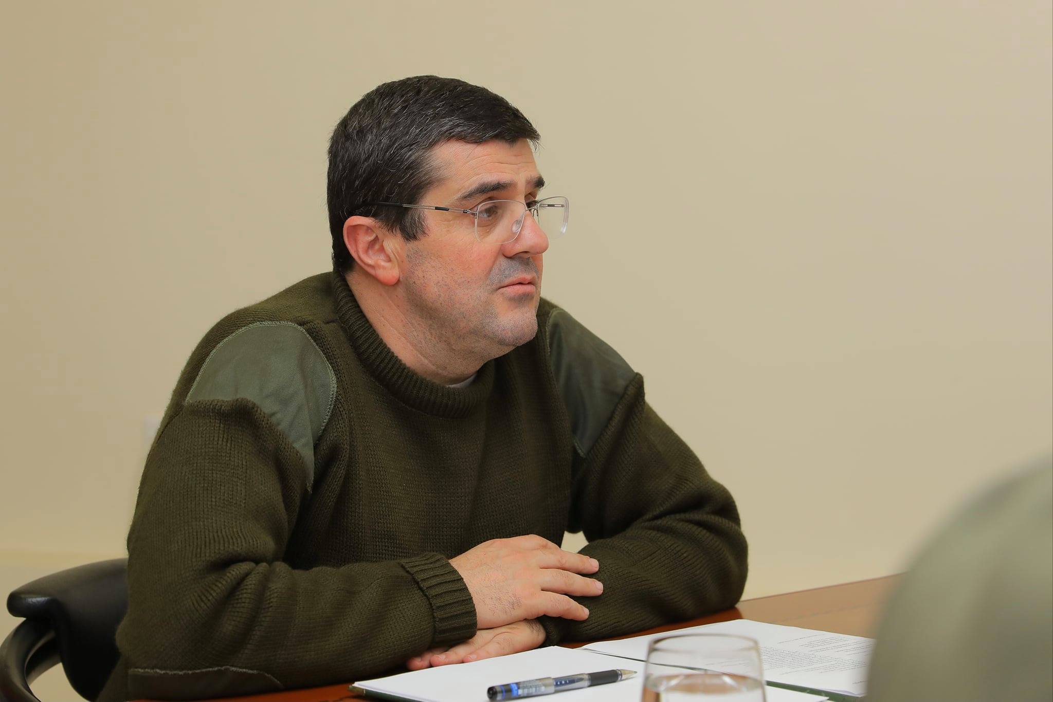 Президент Республики Арцах Араик Арутюнян провел совещание
