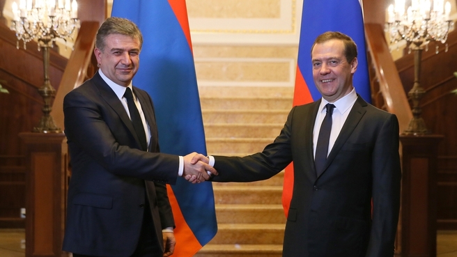 Граждане России смогут ездить в Армению по внутренним паспортам