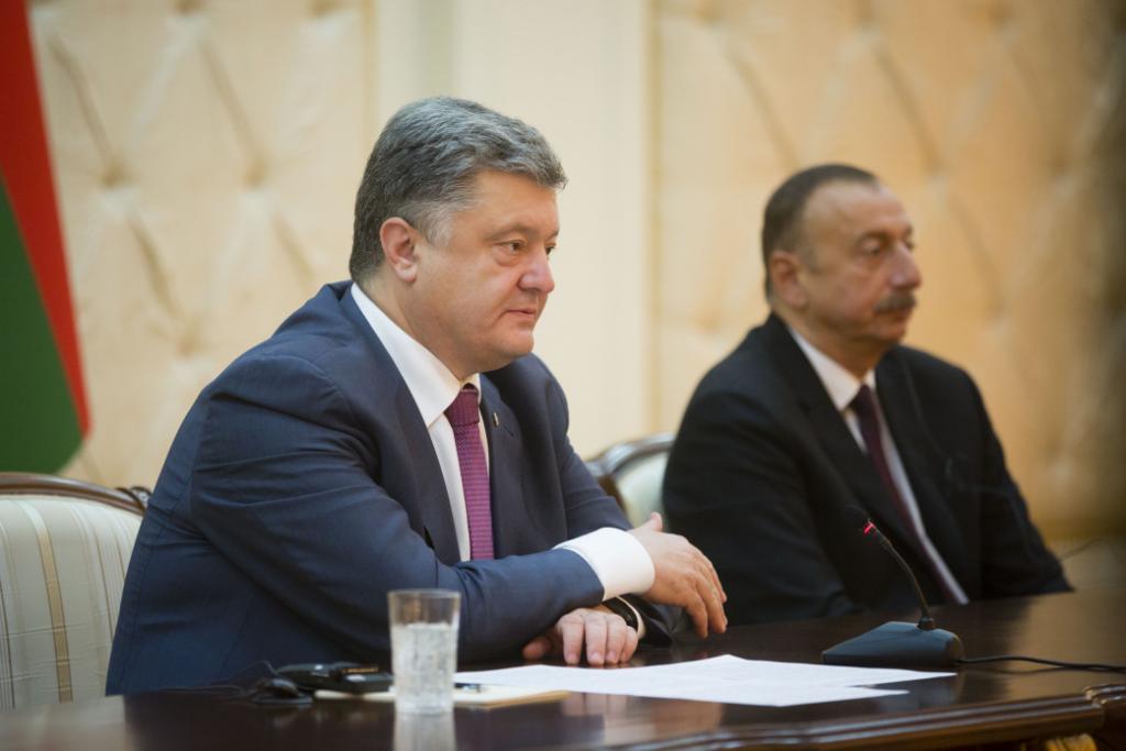 Баку и Киев договорились ограничить ввоз товаров из Карабаха и Донбасса