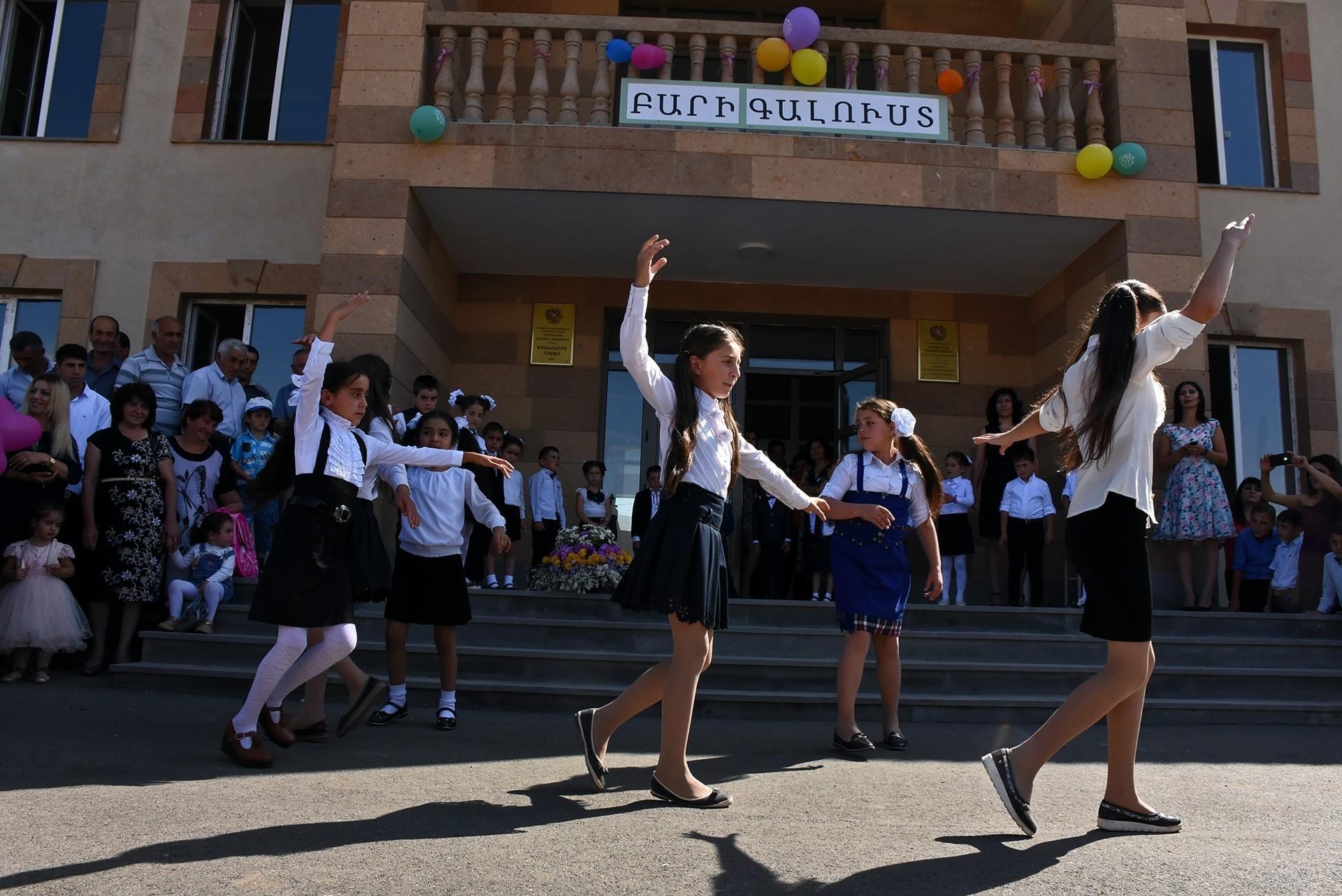 Прием первоклассников во всех школах Армении будет проводиться в онлайн-режиме