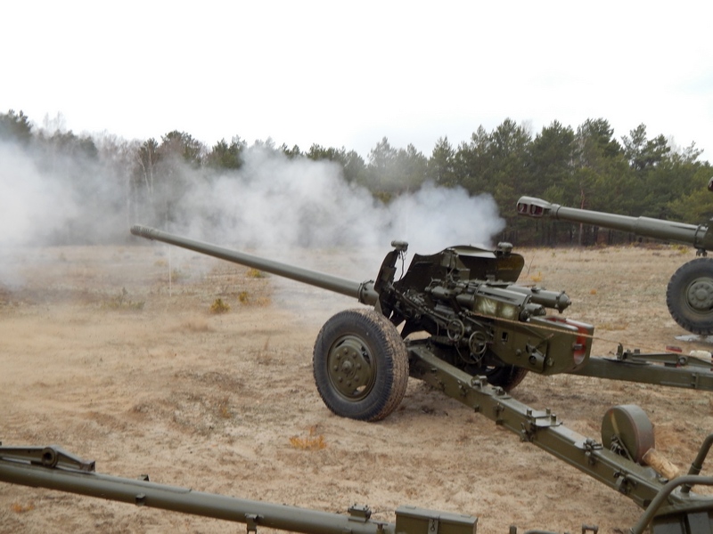 Азербайджан обстрелял карабахские позиции из артиллерийских орудий