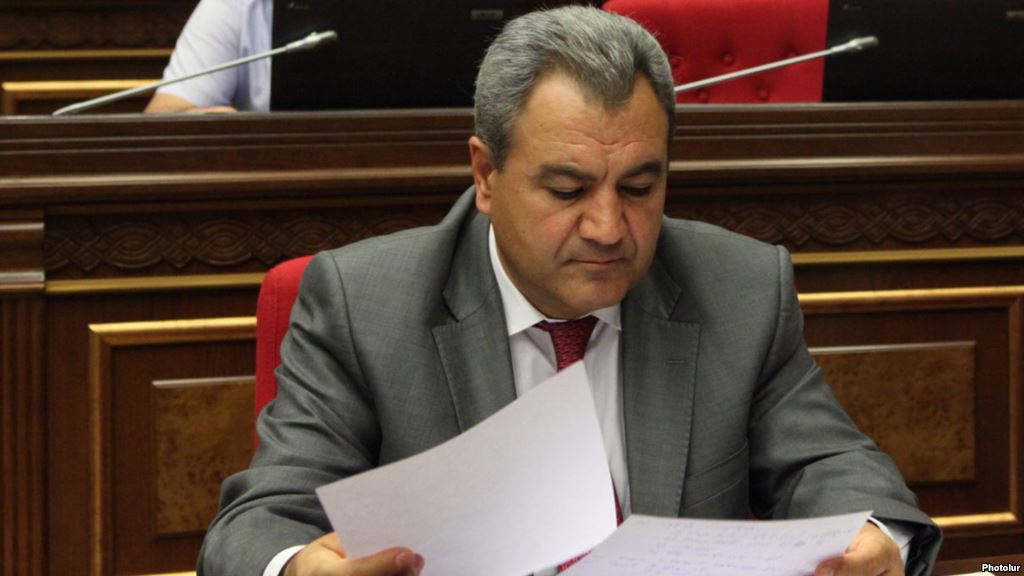 Главный контролер Армении подал в отставку и перешел в блок 